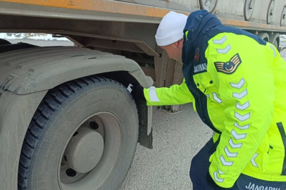 Trafik jandarmasından kış lastiği uygulaması denetimleri