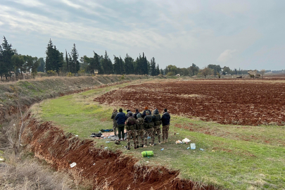 Hama'da muhaliflerden şükür namazı