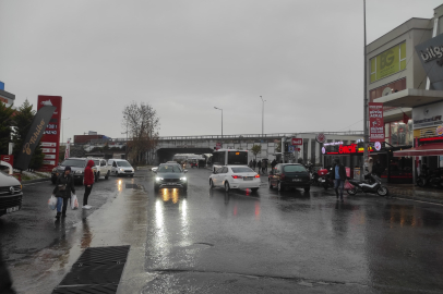 Tekirdağ'da kuvvetli yağış hayatı olumsuz etkiledi