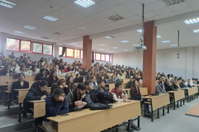 Üniversite öğrencilerine “Eş Seçimi ve Evlilik” semineri