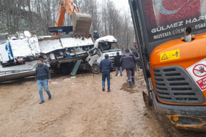 Sakarya'daki korkunç kazada hayatını kaybeden belediye personeli son yolculuğuna uğurlandı