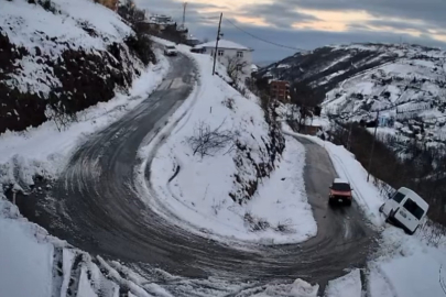 Trabzon'da virajı alamayan minibüs uçuruma yuvarlandı