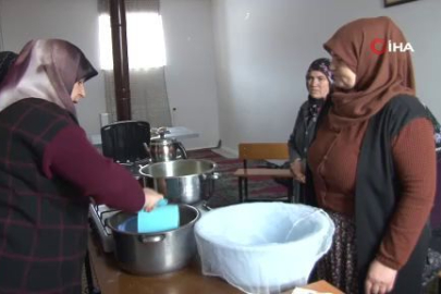 Kadınlardan dünyaca ünlü peynire yerli dokunuş