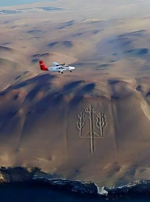 Paracas Candelabra: Peru