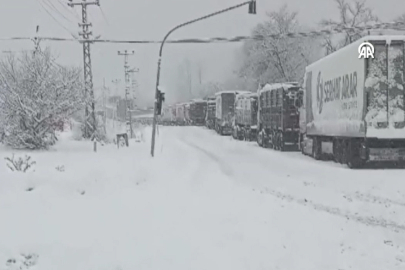 Ardahan'da iki kara yolu kar ve yoğun tipi nedeniyle ulaşıma kapatıldı