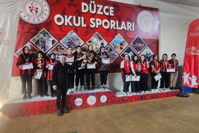 Düzce'de okulları arası masa tenisi turnuvasının kazananı belli oldu