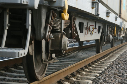 Rusya'da yük trenine çarpan yolcu treni raydan çıktı