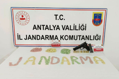 Antalya'da otomobil koltuğunda gizlenmiş çok sayıda ecstacy bulundu