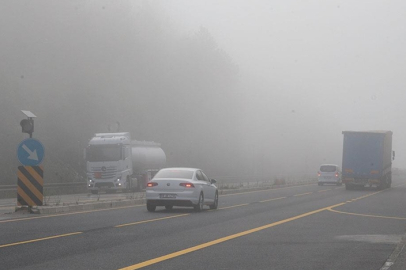 Bolu Dağı'nda sis görüş mesafesini düşürdü