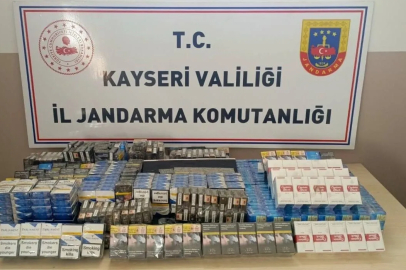 Kayseri'de tırın dorsesindeki özel bölmede 620 paket kaçak sigara ele geçirildi