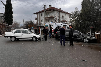 Burdur'da ehliyetsiz genç kaza yaptı: 1 yaralı