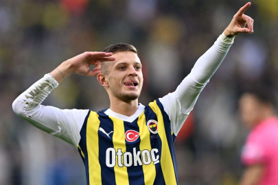 Fenerbahçe'nin Polonyalı yıldızı Szymanski takımdan ayrılıyor