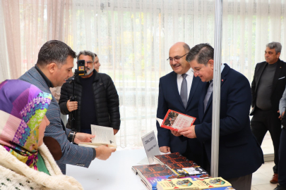 Hatay'ın Dörtyol ilçesinde kitap fuarı açıldı