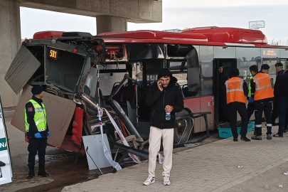 Ankara'da belediye otobüsü ve tır çarpıştı! 1 ölü, 1 yaralı