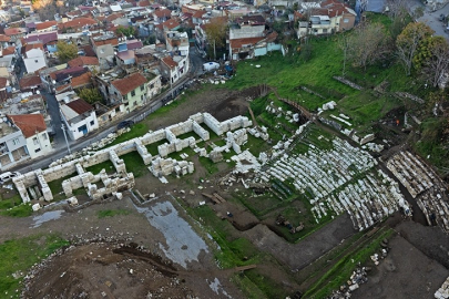 İzmir'deki antik tiyatro, Türkiye'nin "Kolezyum"u olmaya aday