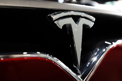 Tesla'nın piyasa değeri 2 trilyon doları aştı