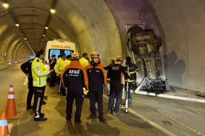 Tünelde kontrolden çıkan kamyonet duvara çarptı! 1 kişi öldü