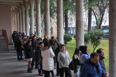 "Fındıkkıran" balesi bileti için sabahın 5'inde kamp sandalyesiyle kuyruğa girdiler