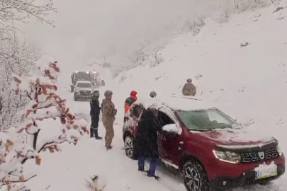 Tunceli’de kar yağışı nedeniyle mahsur kalan vatandaşlar kurtarıldı