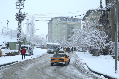 Van, Muş, Hakkari ve Bitlis'te kar yağışı etkisini artırdı