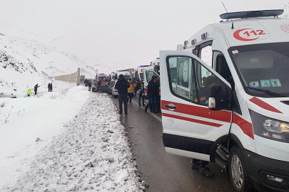 Erzincan'da yolcu otobüsü devrildi