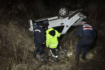 Kütahya'da şarampole devrilen otomobildeki 2 kişi ağır yaralandı