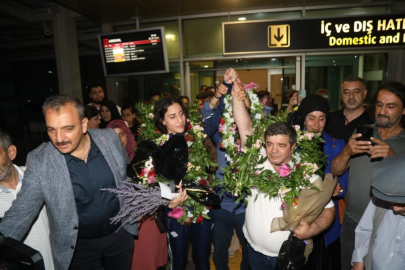 Cemil Döndü ve Gizem Özer, Fenerbahçe'ye katıldı