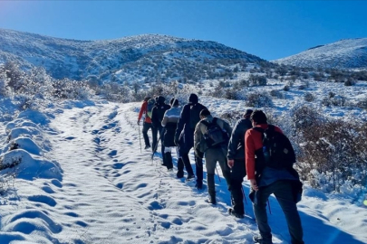 Kırşehirli dağcılar, yeni yılın ilk tırmanışını Gönül Dağı'na gerçekleştirdi