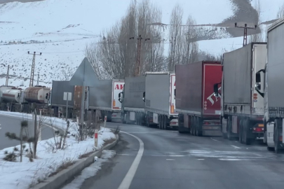  Türkiye-İran sınırında 10 kilometrelik TIR kuyruğu oluştu