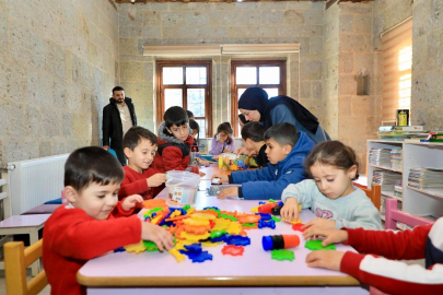 Bitlis'te ‘Annemle Kütüphanedeyim' projesi start aldı