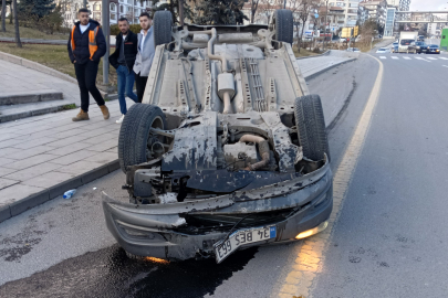 Kaza yapmamak için manevra yapan sürücü kaçamadı!