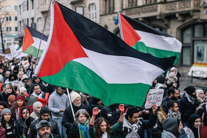 Berlin’de İsrail'in Gazze'ye saldırıları protesto edildi