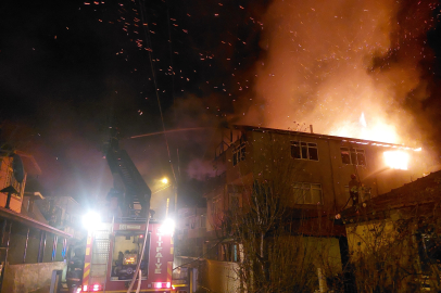 Sakarya'da geceyi alevler aydınlattı