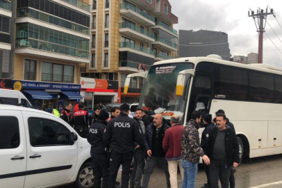  Bursa'da Galatasaray ve Göztepe taraftarlarının bıçaklı kavgası! Yaralılar var