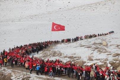 Türkiye, "Bu toprakta izin var" temasıyla Sarıkamış'ta şehitler için yürüdü