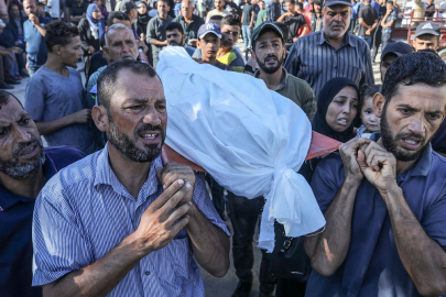 İsrail'in Gazze Şeridi'ne yönelik saldırılarında 12 Filistinli öldü