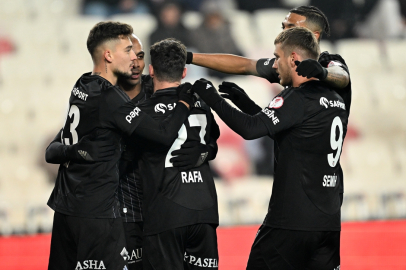 Beşiktaş Sivasspor'u tek golle geçti