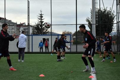 Trabzonsporlu efsaneleri yetiştiren mahallede genç yetenekler meşin yuvarlağın peşinde