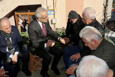 Bakan Uraloğlu, hayatını kaybeden PTT çalışanının ailesine taziye ziyaretinde bulundu