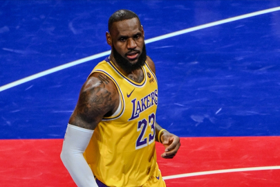 NBA'de dün geceye damgasını vuran hareket LeBron James'in smacı oldu!