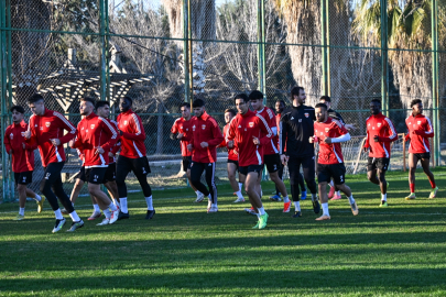 Adanasporlu futbolculardan kurtulmak istiyor