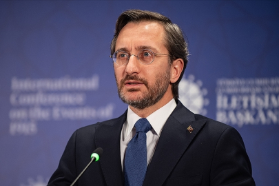 Fahrettin Altun'da gazetecilere destek mesajı