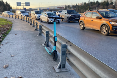 Kocaeli'de tır ile bariyer arasında kalan skuter sürücüsü yaşamını yitirdi