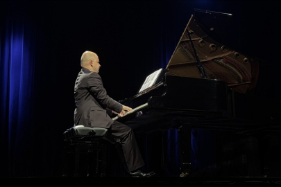 Piyanist Toros Can, Notre-Dame de Sion Fransız Lisesi'nde konser verdi