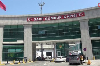 5,5 milyon kişi Sarp Sınır Kapısından geçti