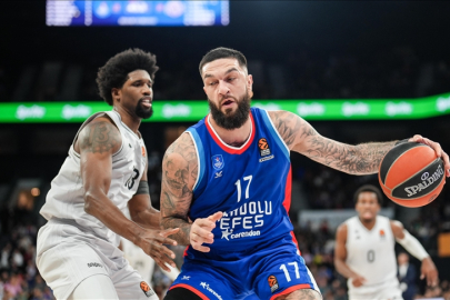 Anadolu Efes yarın Paris Basketbol'a konuk olacak