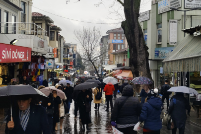 Bursa’da yağış günlük hayatı olumsuz etkiledi 