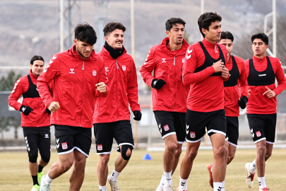 Sivasspor'da hedef Trabzonspor'u yenerek çıkışa geçmek