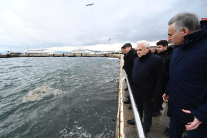 Başkan Bozbey'den 'müsilaj' uyarısı: Deniz tabakayla kaplandı!