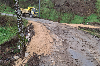 Düzce'de heyelan bölgesinde yol güvenliği sağlandı